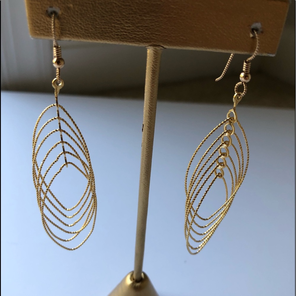 Fountain earrings